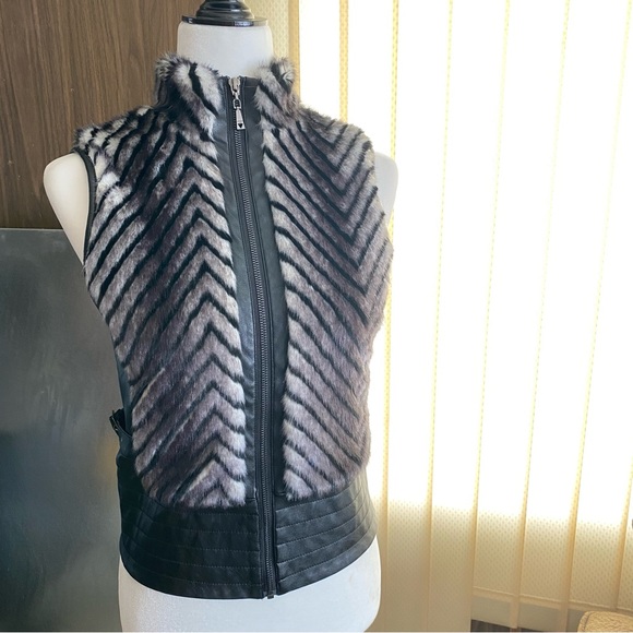 Guess Y2K fuzzy faux fur and vegan leather vest - Picture 4 of 7